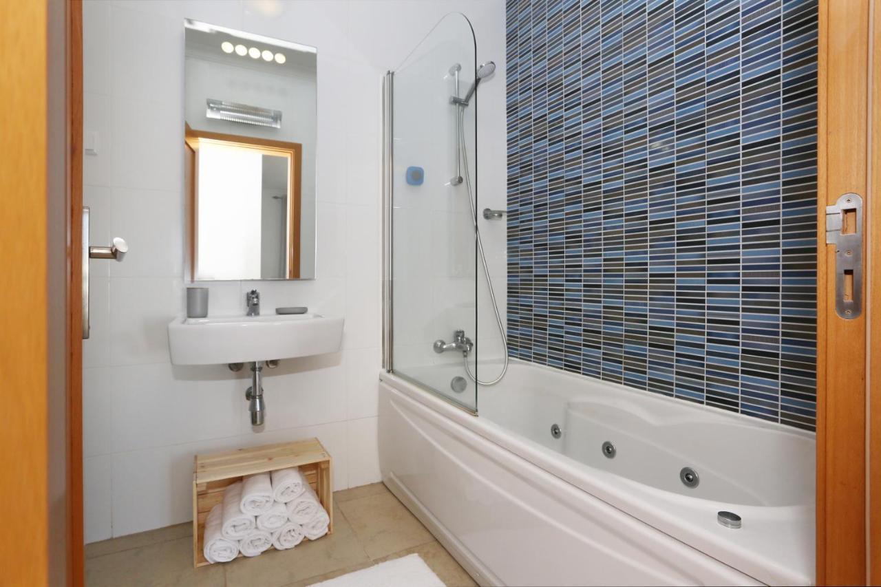 3 Bedroom With Indoor Pool Lagos